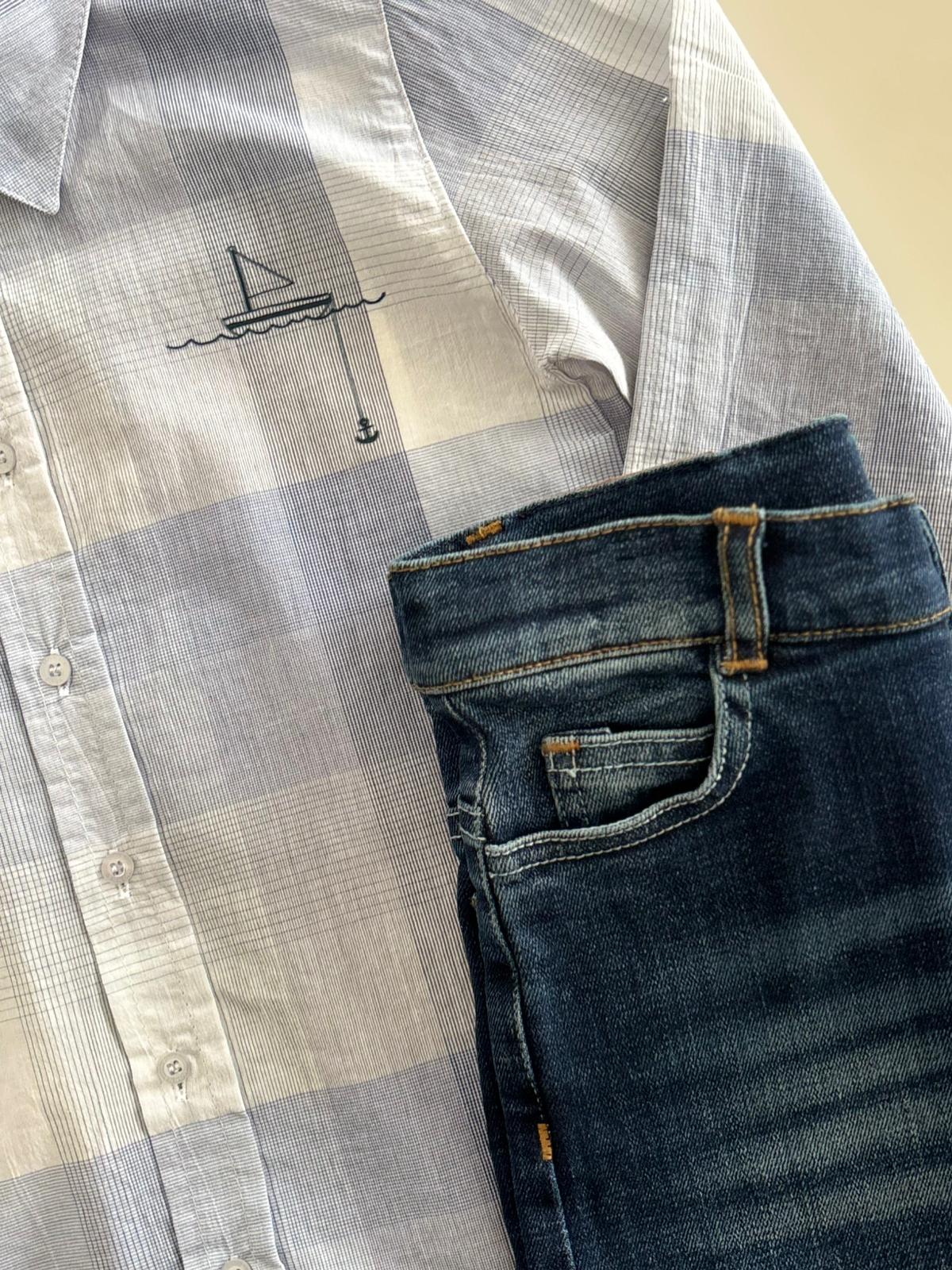 Yelkenli Gömlekli Kot Pantolonlu Takım | Image Not Found